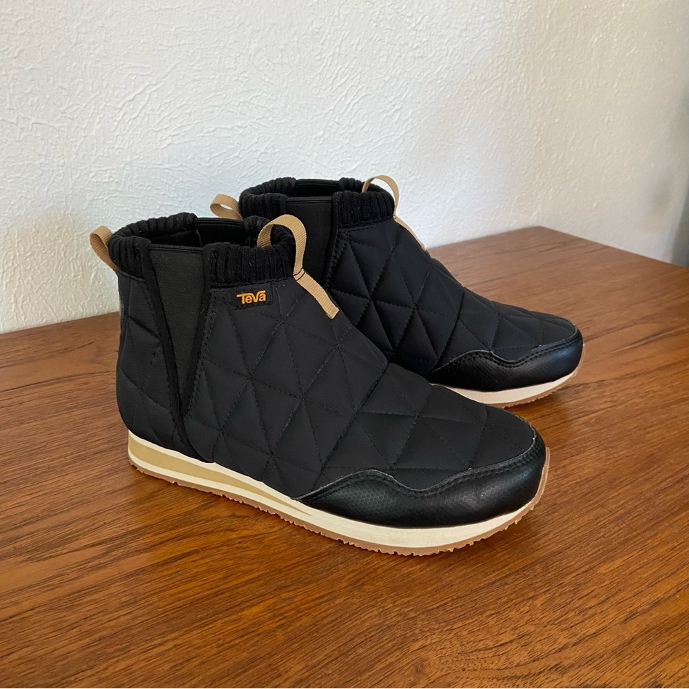 Teva Ember boots [Like New]